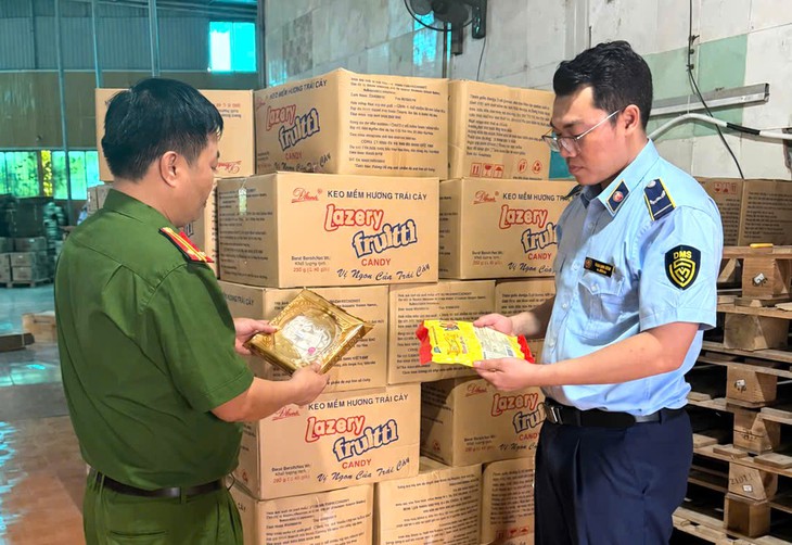 Phát hiện hơn 3000 bánh Trung thu không có ngày sản xuất, hạn sử dụng- Ảnh 1.
