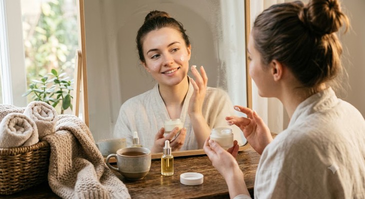 6 bí quyết giúp làn da mịn màng suốt mùa hanh khô - Ảnh 1.