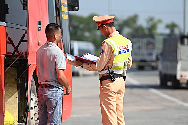 Những lỗi giao thông bị xử lý nhiều nhất trong 9 tháng đầu năm - Ảnh 2.