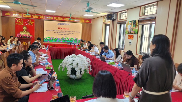 Hà Nội phát hiện nhiều bất cập tại bếp ăn bán trú Trường TH Quảng Bị 1- Ảnh 1.