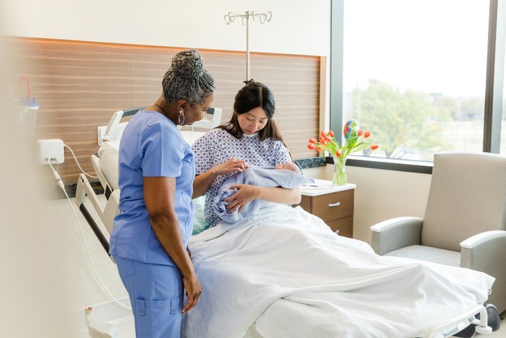 VitaDairy đồng hành cùng ngành y tế chăm sóc mẹ từ sự thấu hiểu- Ảnh 1.