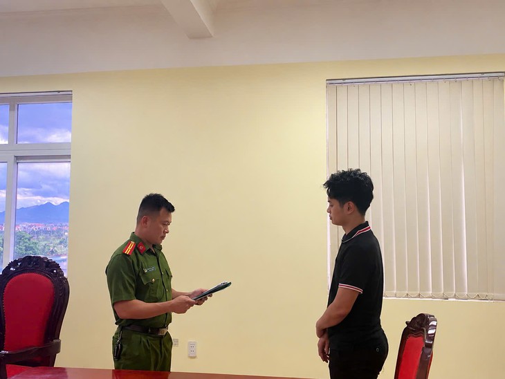 'Nổ' có quan hệ với hải quan, biên phòng để lo thủ tục xuất khẩu, gã đàn ông lừa đảo hơn 5,3 tỷ đồng- Ảnh 1.