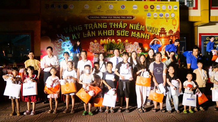 Ấm áp đêm hội trăng rằm Trung thu tại Bệnh viện Nhi Hải Phòng- Ảnh 10.