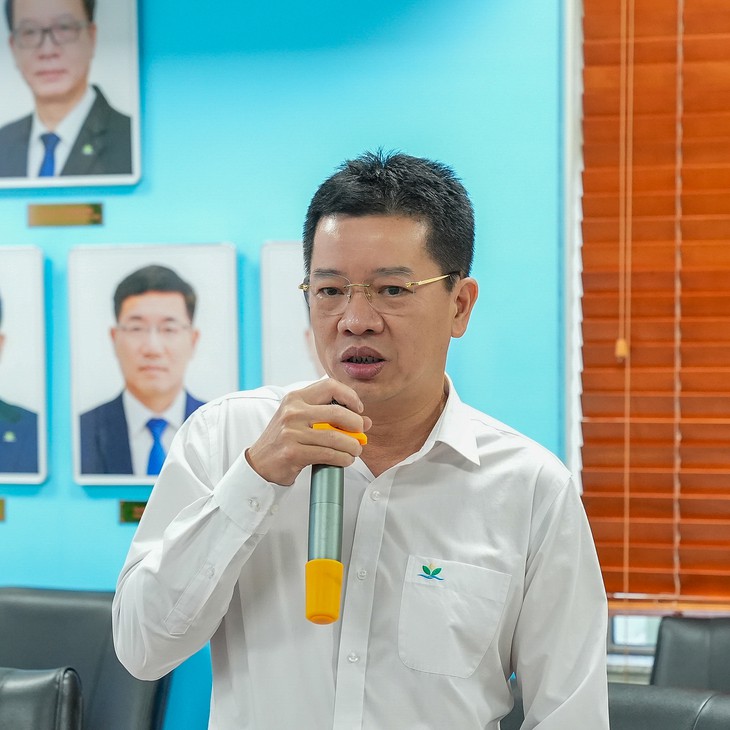 Hơn 30 trẻ mắc lác và rối loạn vận nhãn được khám, điều trị miễn phí- Ảnh 1.