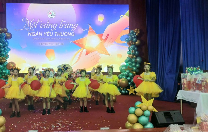 Trung thu ấm áp cho bệnh nhi ở Khánh Hòa- Ảnh 1.