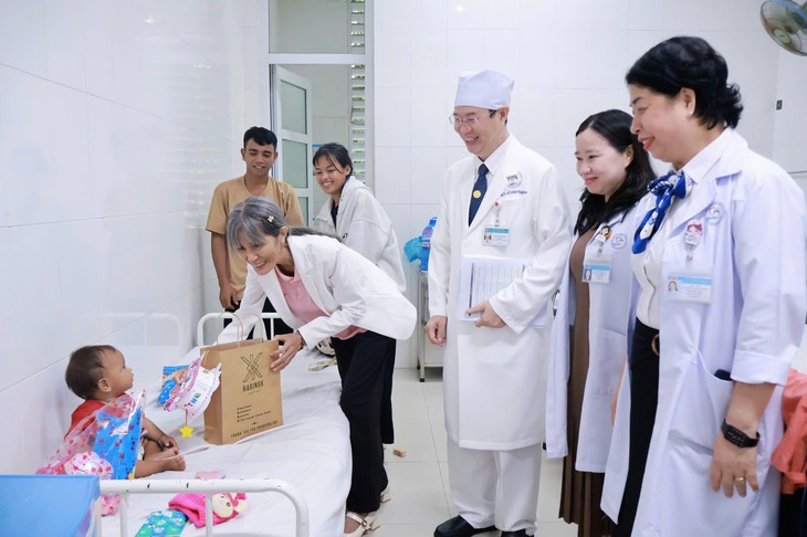 Trung thu ấm áp cho bệnh nhi ở Khánh Hòa- Ảnh 4.