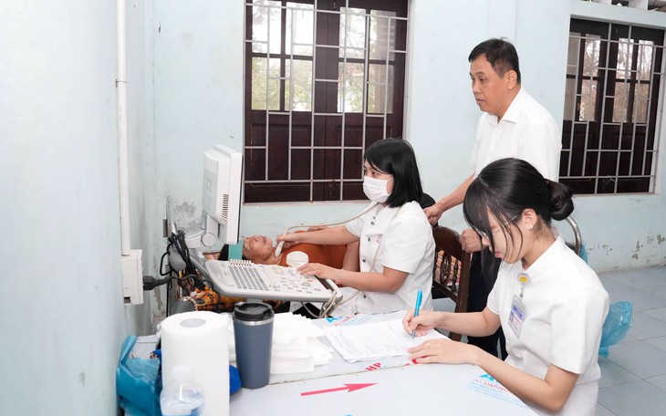 Nhiều chuyên gia quốc tế đến Huế hỗ trợ phẫu thuật tạo hình miễn phí- Ảnh 3.