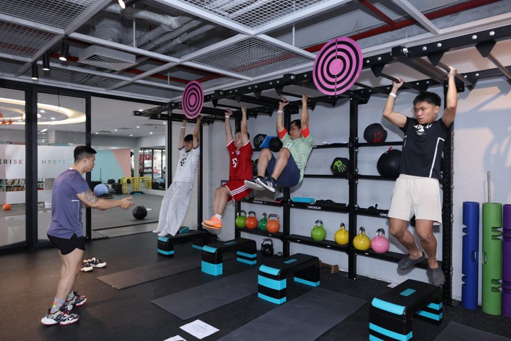 Train Like FC Bayern khuấy động cộng đồng yêu thể thao tại Hà Nội- Ảnh 2.