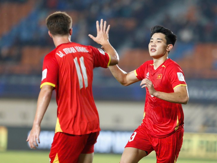 HLV Kim Sang Sik: 'ĐT Việt Nam cần chuẩn bị kỹ lưỡng hơn cho trận gặp Thái Lan'- Ảnh 1.