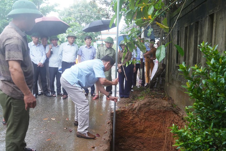 Sớm xử lý 'hố tử thần' trong khuôn viên trường học, khu dân cư- Ảnh 2.