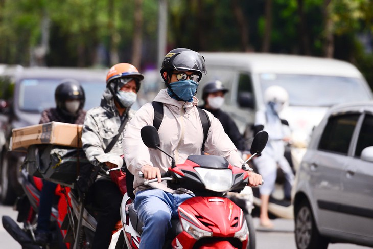 Miền Bắc nắng nóng, nhiệt cao trên 35 độ- Ảnh 1.