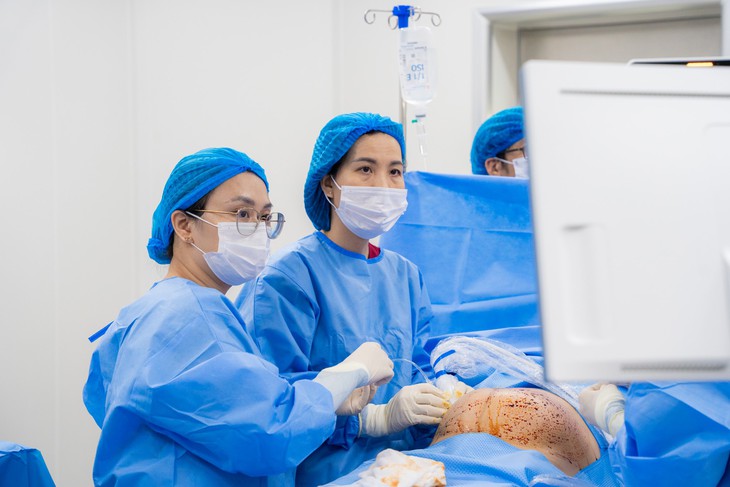 TS. Nguyễn Thị Sim với hành trình xây dựng hệ sinh thái chăm sóc mẹ và bé- Ảnh 1.