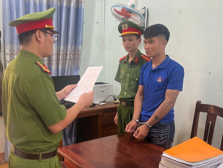Bắt tạm giam đối tượng giao cấu với người dưới 16 tuổi - Ảnh 1.