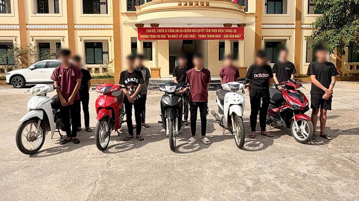 12 thanh thiếu niên vi phạm giao thông còn khiêu khích đăng lên mạng- Ảnh 1.