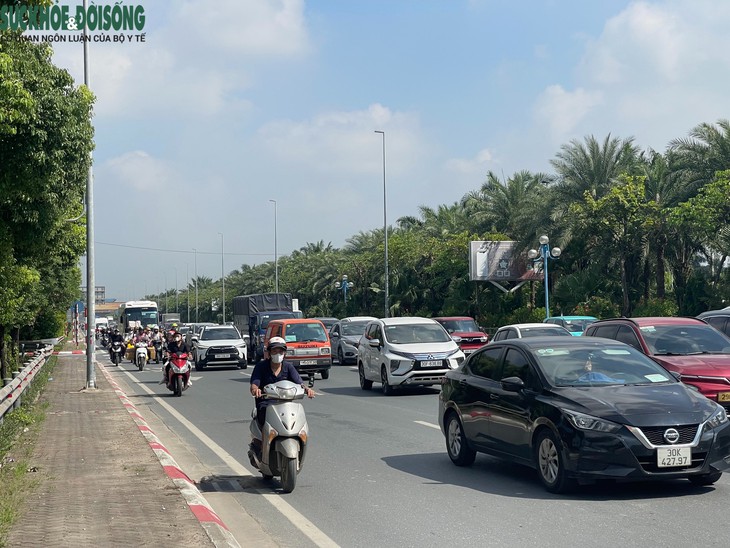 Cầu Nhật Tân ùn ứ hướng vào nội đô sáng đầu tuần- Ảnh 4.