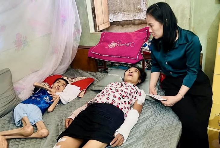 Gia cảnh người đàn ông chăm mẹ già, con bệnh, vợ bị tai nạn nghiêm trọng- Ảnh 7.