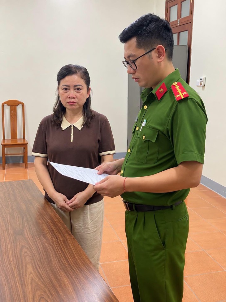 Bắt nữ Trưởng phòng thuế vì giúp doanh nghiệp chiếm đoạt gần 200 tỷ tiền hoàn thuế- Ảnh 1.