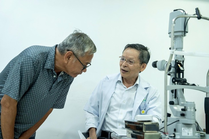 Hơn 40 năm và một sứ mệnh: Giữ lại ánh sáng cho người bệnh - Ảnh 6.