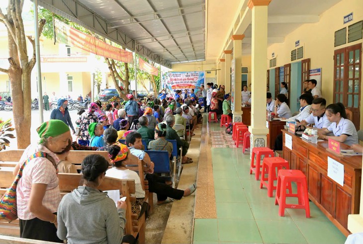 Khám, cấp phát thuốc miễn phí cho 600 người dân vùng biên giới- Ảnh 1.