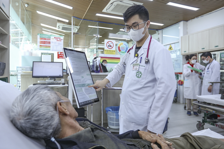 Từ hồ sơ giấy đến bệnh án điện tử: Bước tiến mới của y tế số- Ảnh 1.