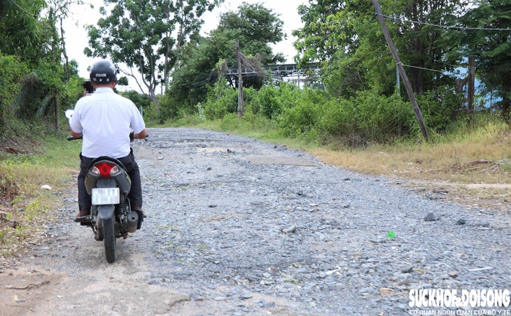 Tuyến đường Đá Voi – Nông Phố xuống cấp, người dân mong sớm được sửa chữa - Ảnh 1.