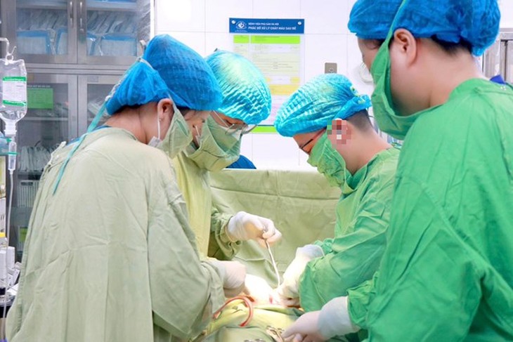 Thử thai 2 vạch, vì sao cần phải đi siêu âm sớm? - Ảnh 1.