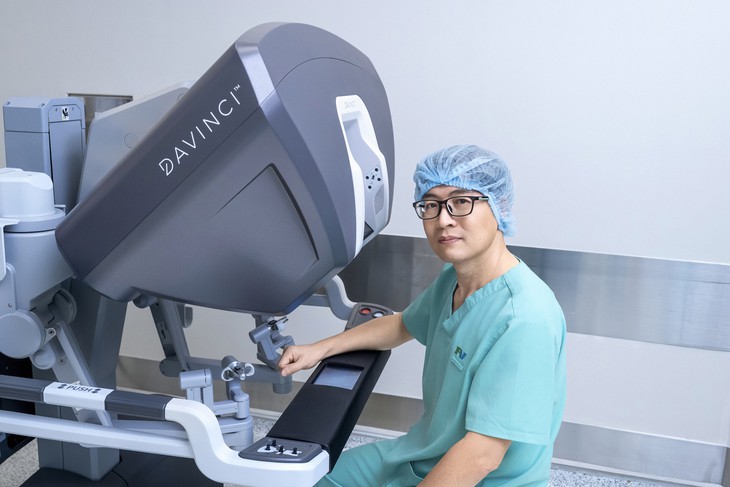 Robot cắt trọn khối u xơ nằm sát động mạch chủ trong lồng ngực - Ảnh 3.
