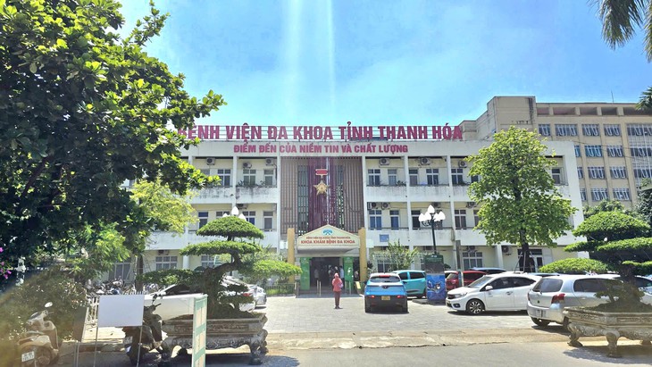 Nghiêm cấm móc nối, trục lợi từ dịch vụ vận chuyển, chăm sóc người bệnh - Ảnh 2.