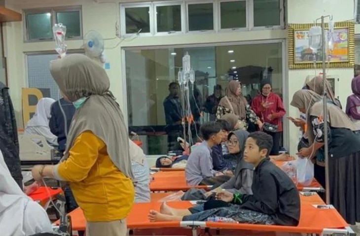Hơn 800 người ngộ độc từ chương trình bữa ăn miễn phí của Chính phủ Indonesia- Ảnh 1.