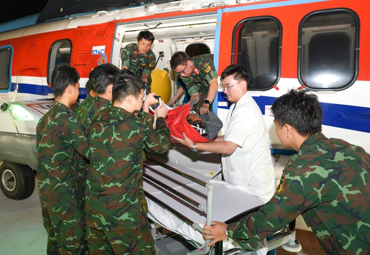 Ròng rọc đập vào mặt, ngư dân bị vỡ sọ, hở màng não- Ảnh 2.