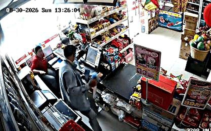 Bắt Nguyễn Khánh Bảo Huy giật dây chuyền 120 triệu đồng giữa đường- Ảnh 2.