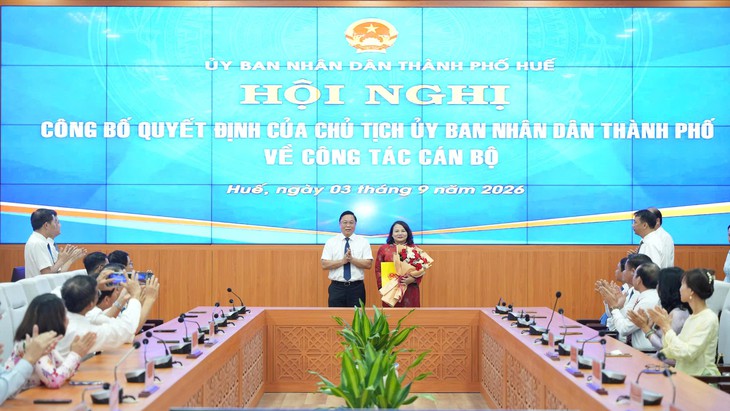 Huế công bố quyết định điều động, bổ nhiệm cán bộ - Ảnh 1.