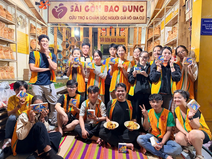 Quỹ Vầng Trăng Khuyết mang Trung Thu đến cho những phận đời thiếu một mái nhà- Ảnh 3.