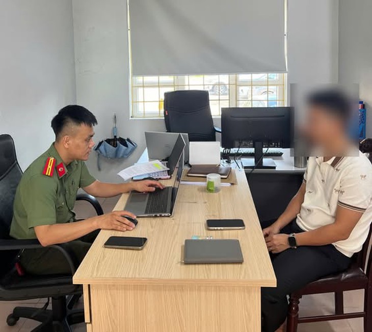 Đăng thông tin sai sự thật trên Facebook, người đàn ông bị phạt 15 triệu đồng- Ảnh 1.