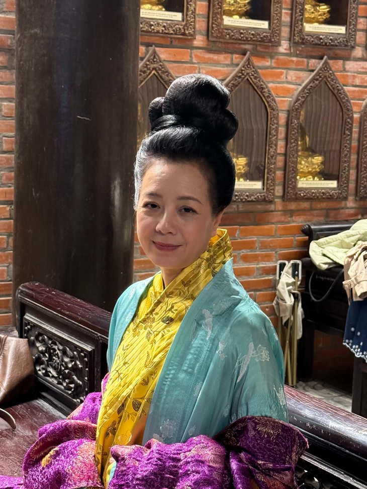 NSƯT Chiều Xuân ở tuổi hưu vẫn miệt mài làm nghề, hạnh phúc khi được đi diễn - Ảnh 2.
