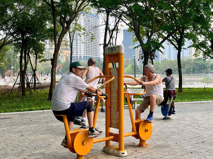 Khả năng đứng một chân thước đo tuổi thọ ở người già sau tuổi 60 - Ảnh 1.