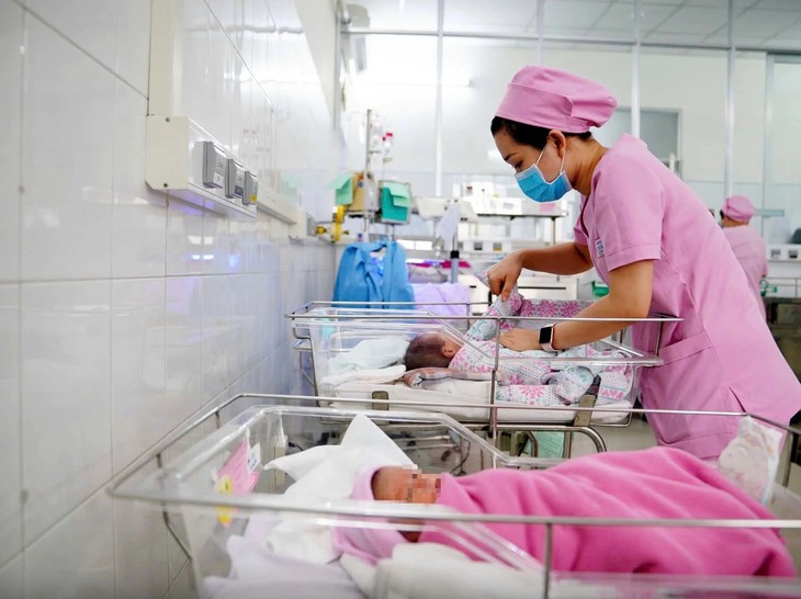 Kế hoạch hóa gia đình trong bối cảnh mới, vì sức khỏe và chất lượng dân số- Ảnh 1.