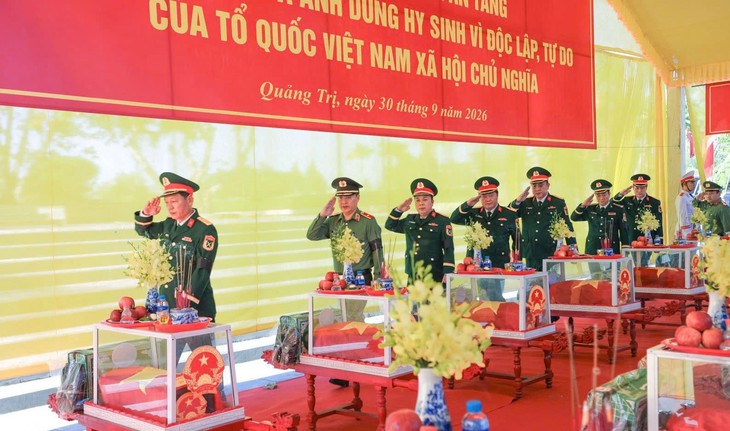 An táng 30 hài cốt liệt sĩ được quy tập trong chiến dịch 500 ngày đêm - Ảnh 2.