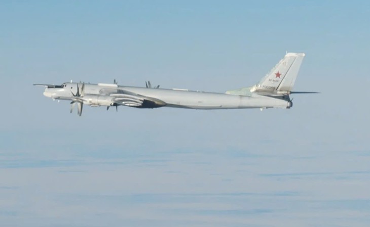 Nguyên nhân oanh tạc cơ Tu-95 Nga rơi khi vừa cất cánh- Ảnh 1.