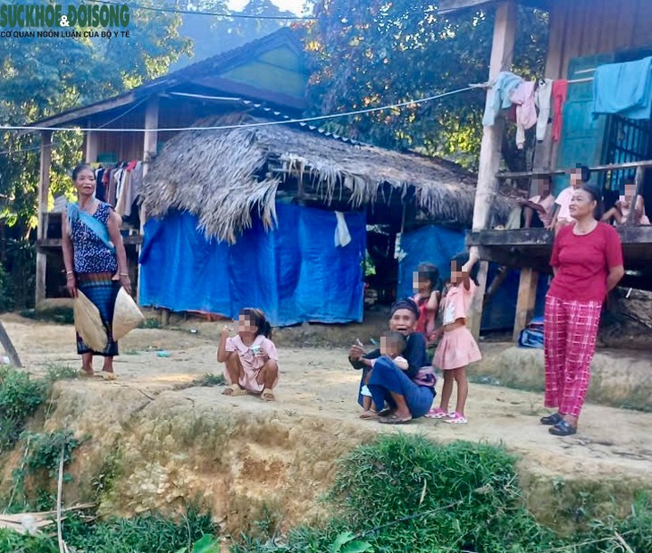 Giáo viên vùng biên làm gì trước ngày khai giảng? - Ảnh 1.