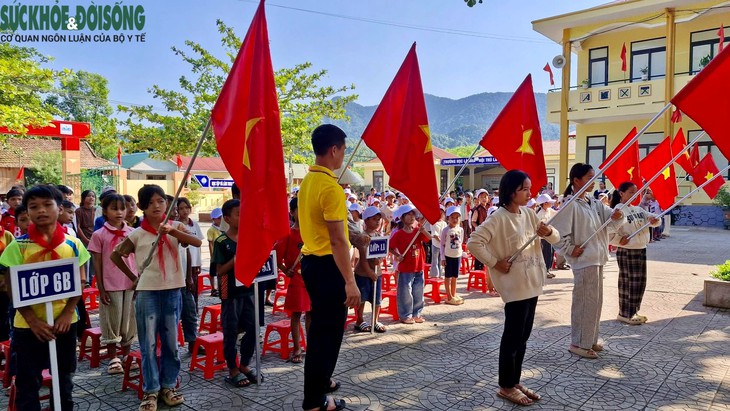 Giáo viên vùng biên làm gì trước ngày khai giảng? - Ảnh 6.