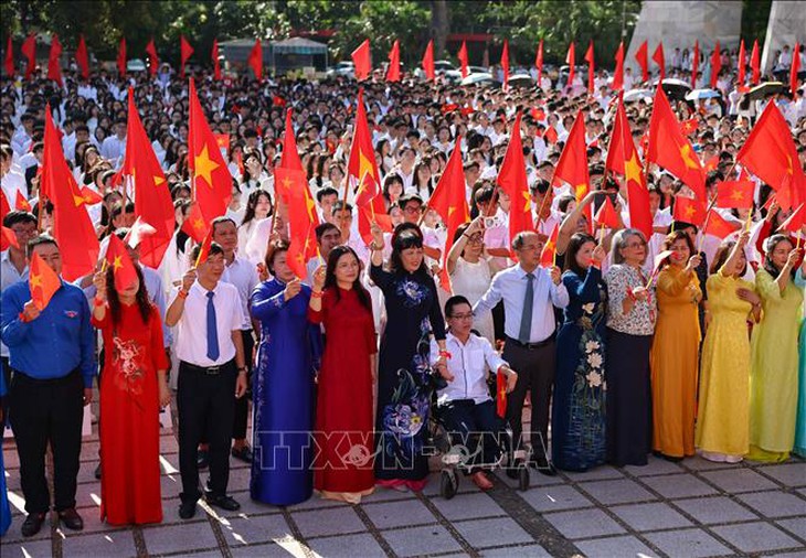 Hôm nay, hơn 23 triệu học sinh, sinh viên cả nước bước vào năm học mới- Ảnh 1.