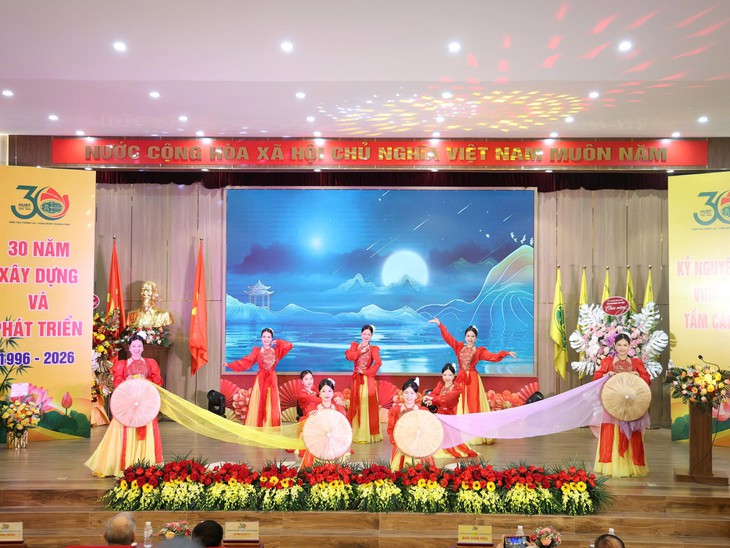 HUBT khai giảng năm học mới, mở ra chặng đường phát triển ở tuổi 30- Ảnh 1.