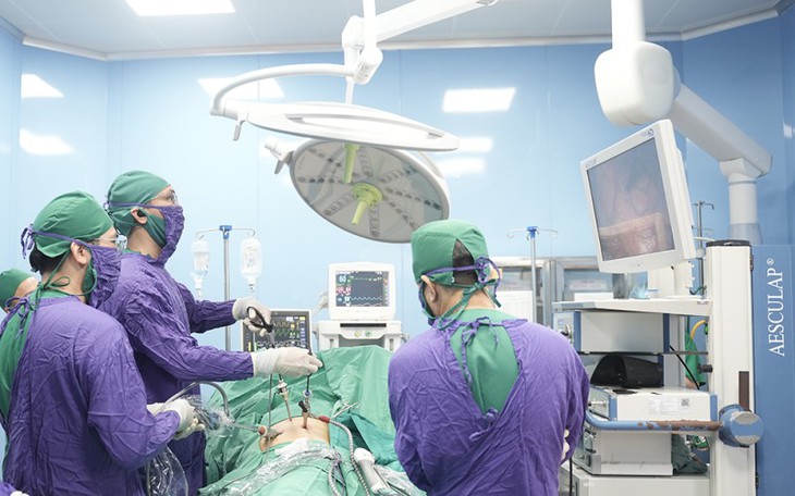 Đau bụng âm ỉ, cụ ông 82 tuổi phát hiện khối u hiếm gặp - Ảnh 3.