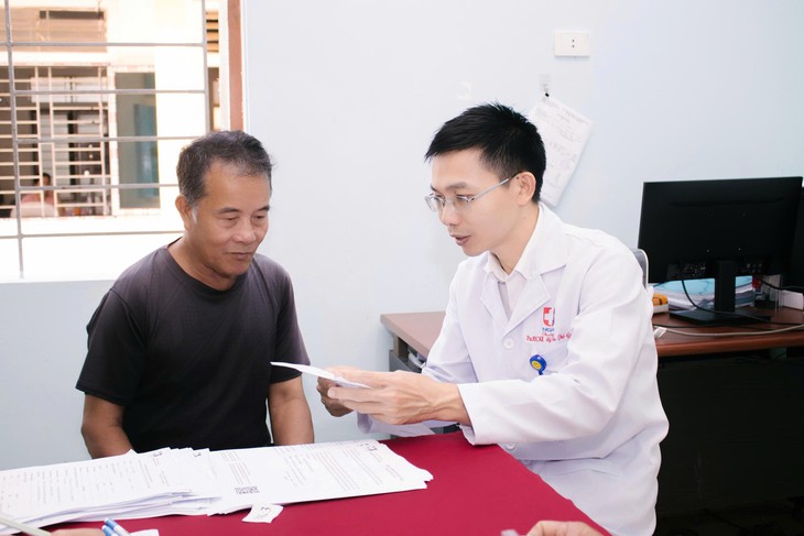 Đưa khám sàng lọc ung thư về tận xã miền núi
- Ảnh 3.