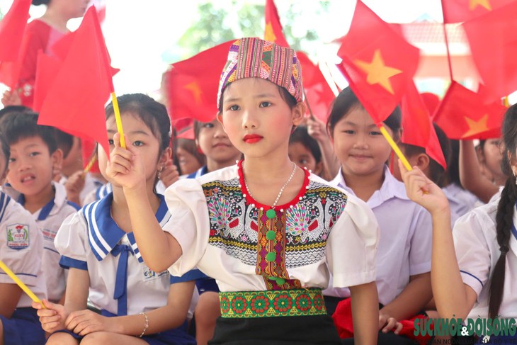 Hơn 14.000 học sinh Nghệ An khai giảng trong những trường nội trú mới- Ảnh 1.