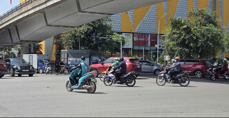 Miền Bắc duy trì nắng nóng trước khi chuyển mưa lạnh - Ảnh 1.