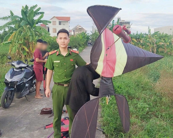 Phát hiện, thu giữ 1 vật thể lạ ảnh hưởng đến an ninh, an toàn hàng không- Ảnh 1.