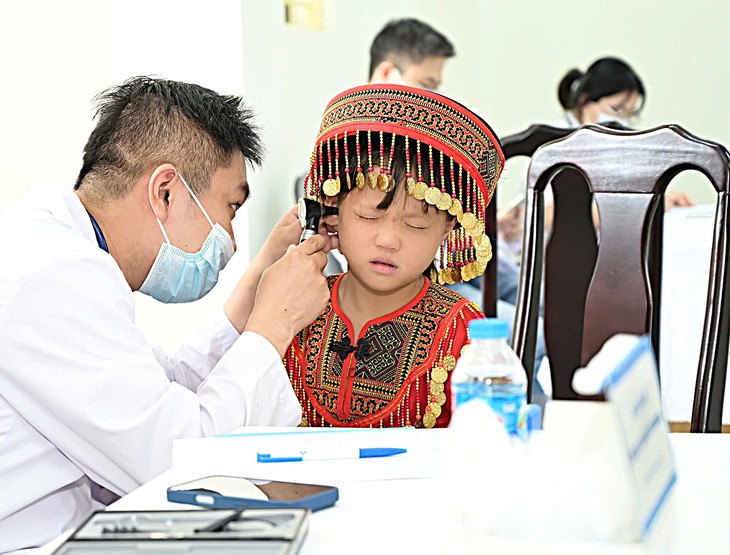 Máy siêu âm, phòng STEAM cùng hàng nghìn phần quà đến với học sinh Y Tý- Ảnh 2.