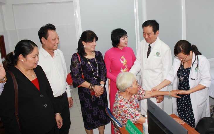 Người gieo những nhịp cầu yêu thương từ ký ức nghèo khó- Ảnh 3.